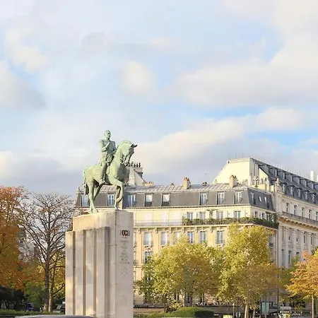 Studio Victor Hugo * Paris